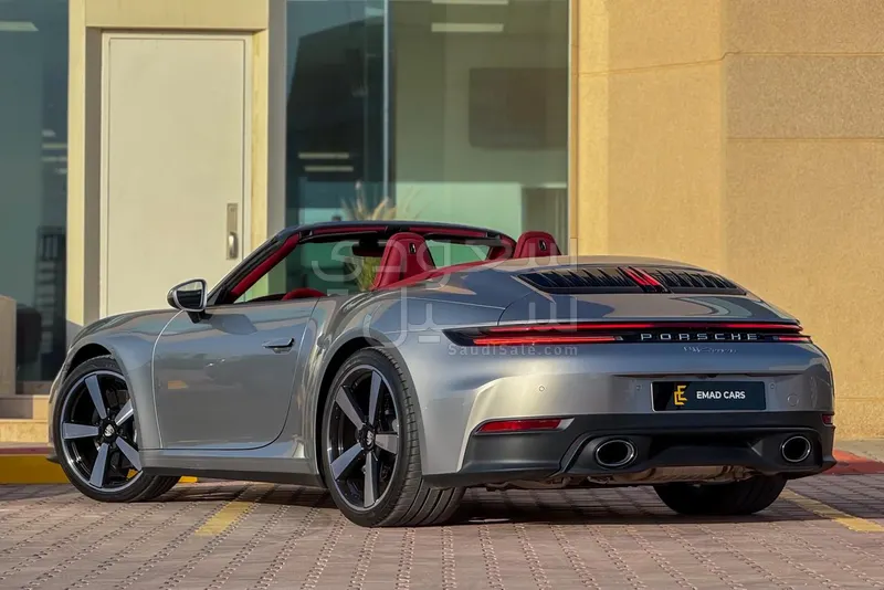 2025 بورش 911 كاريرا