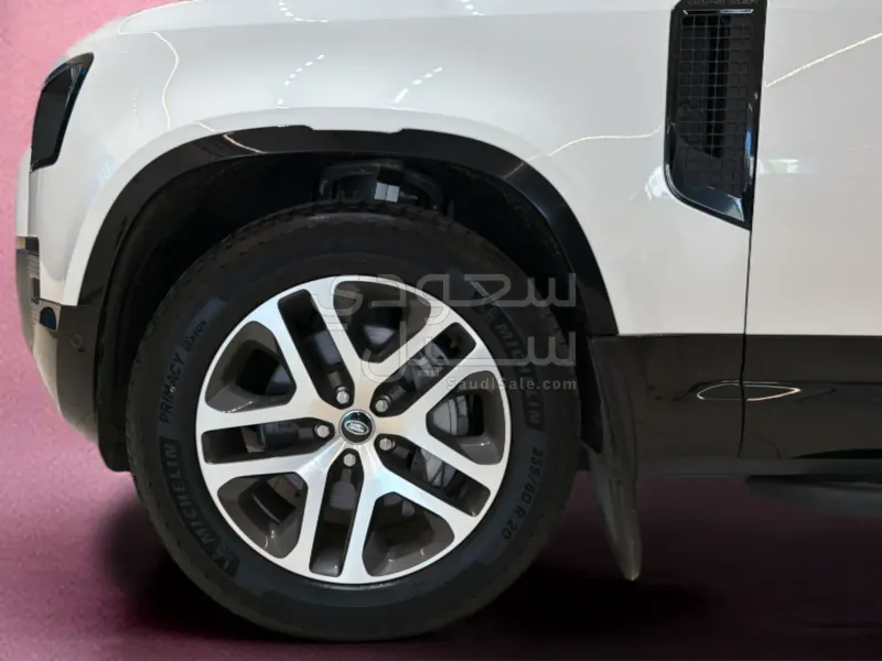 2025 Land Rover Defender 90