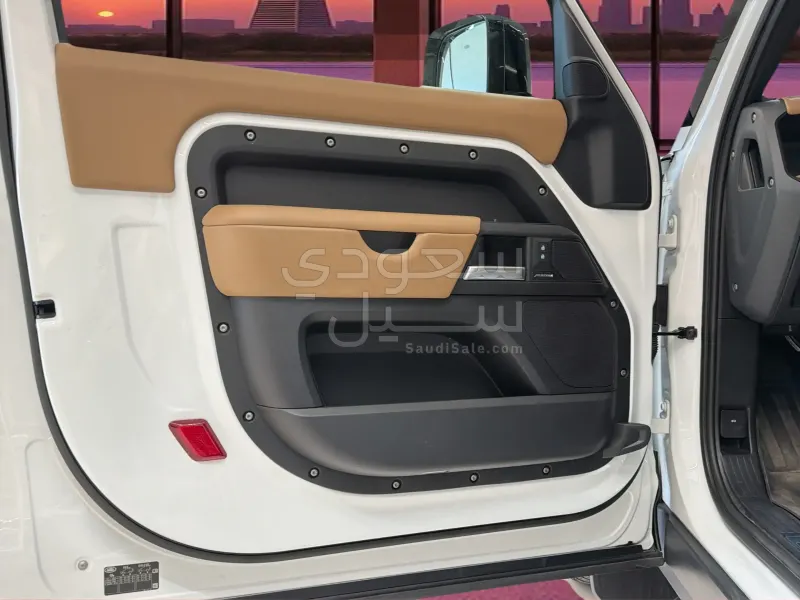 2025 Land Rover Defender 90