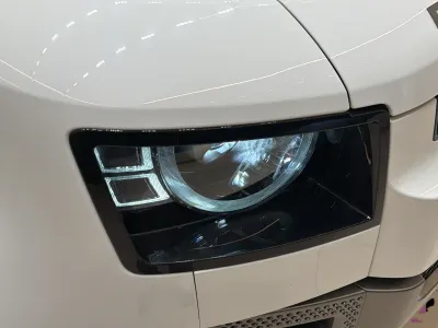 2025 Land Rover Defender 90