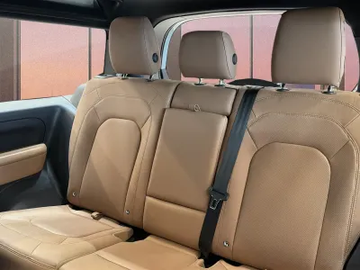2025 Land Rover Defender 90