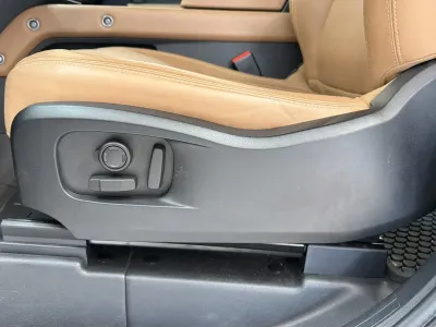 2025 Land Rover Defender 90