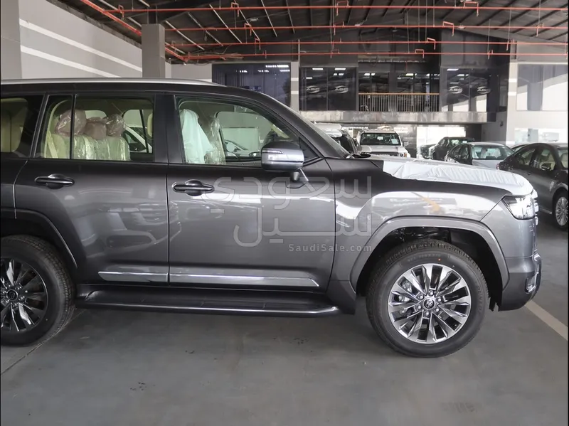 2026 Toyota Land Cruiser GXR 3