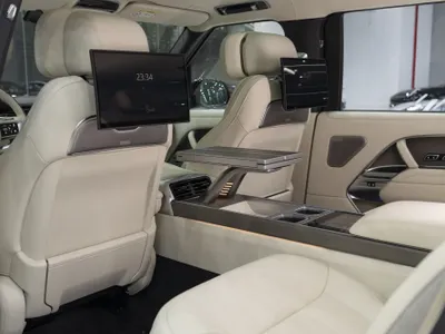 2025 Land Rover Range Rover SV Autobiography