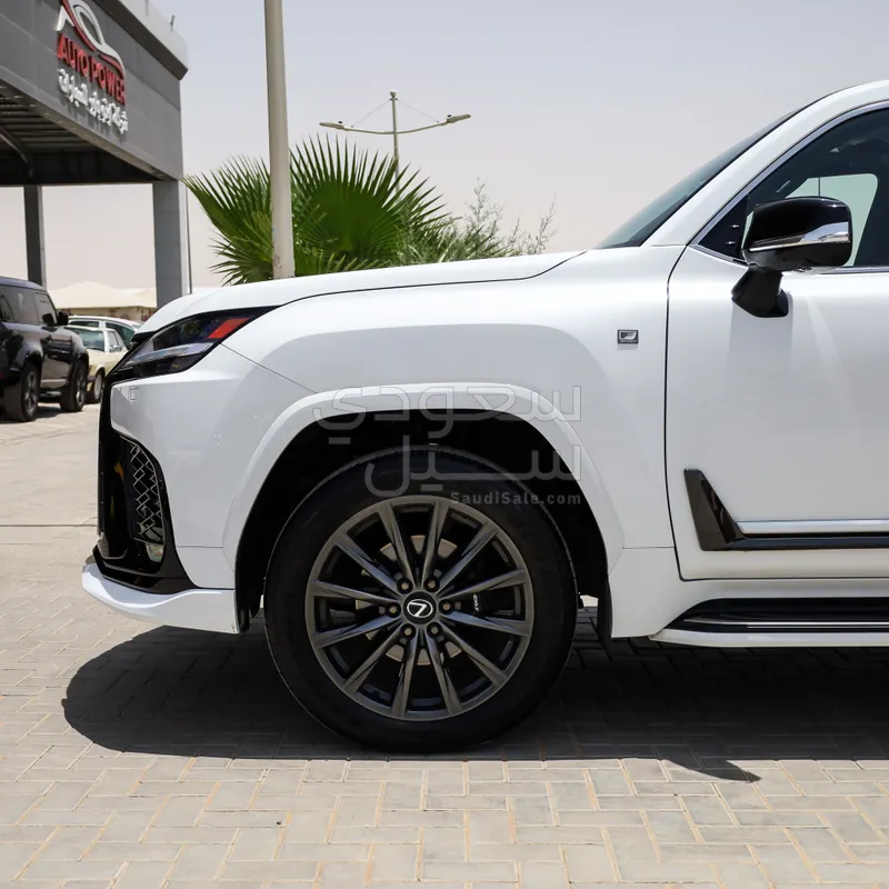 2025 Lexus LX 600 F