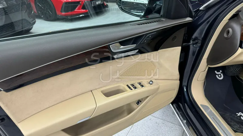 2014 اودي اي 8