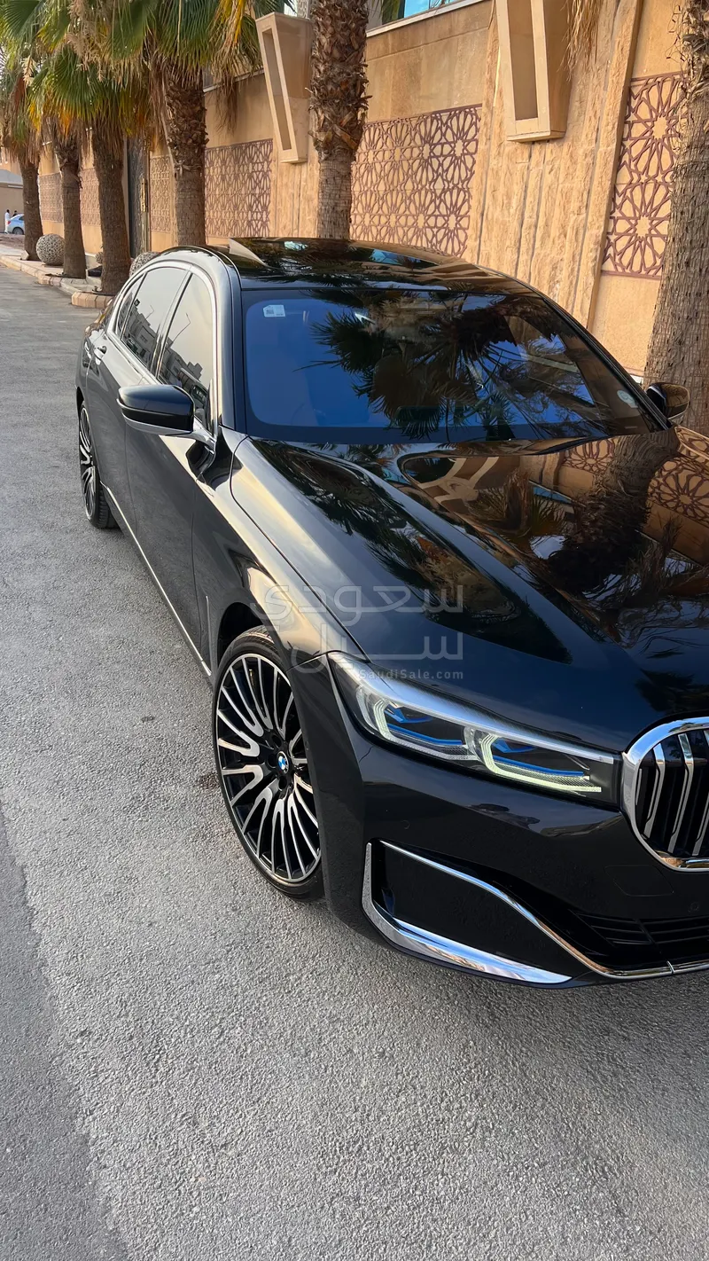 2021 بي ام دبليو الفئة السابعة 750 إل أي