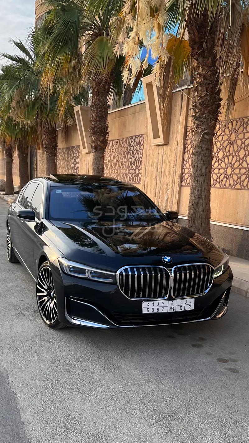2021 بي ام دبليو الفئة السابعة 750 إل أي