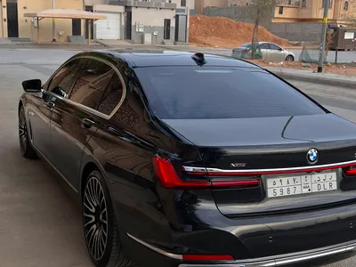 2021 بي ام دبليو الفئة السابعة 750 إل أي