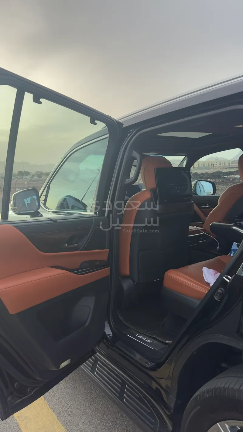 2022 Lexus LX 600 vip
