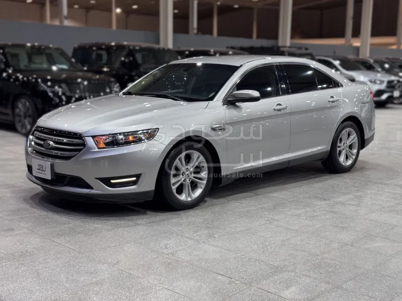 2018 Ford Taurus SEL