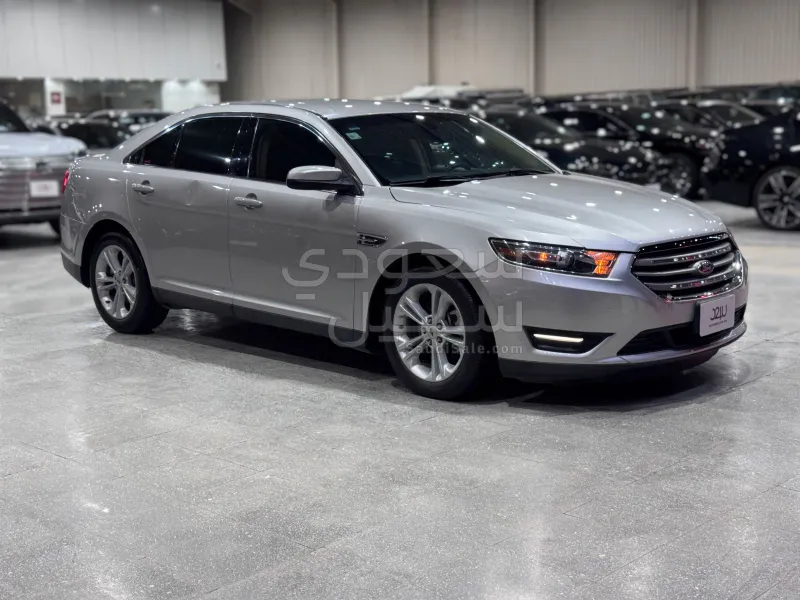 2018 Ford Taurus SEL