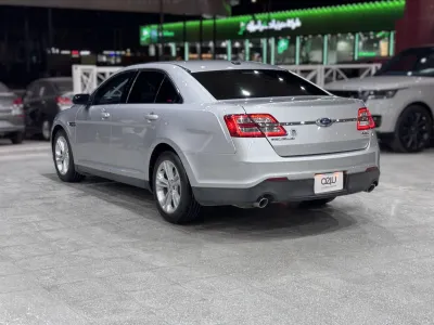 2018 Ford Taurus SEL