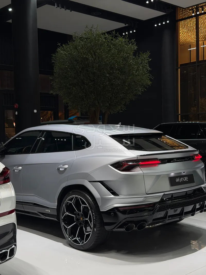 2024 Lamborghini URUS S