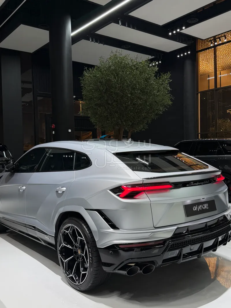 2024 Lamborghini URUS S