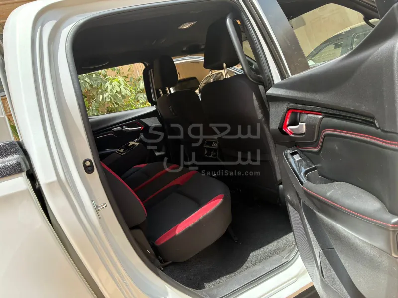 2023 ايسوزو دي ماكس جي تي