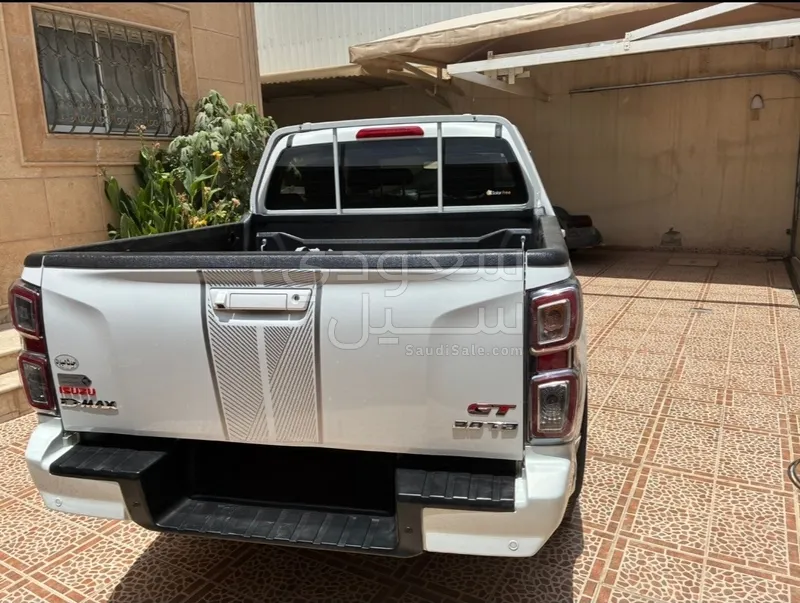 2023 ايسوزو دي ماكس جي تي