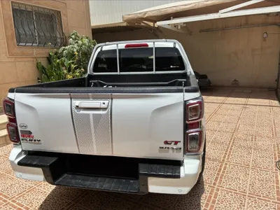 2023 ايسوزو دي ماكس جي تي