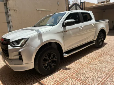 2023 ايسوزو دي ماكس جي تي