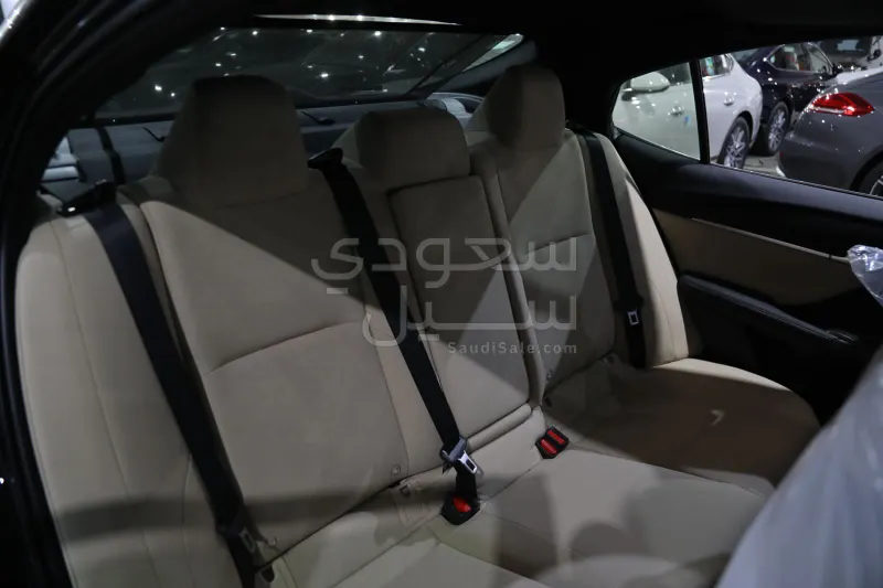 2026 تويوتا كامري ال اي