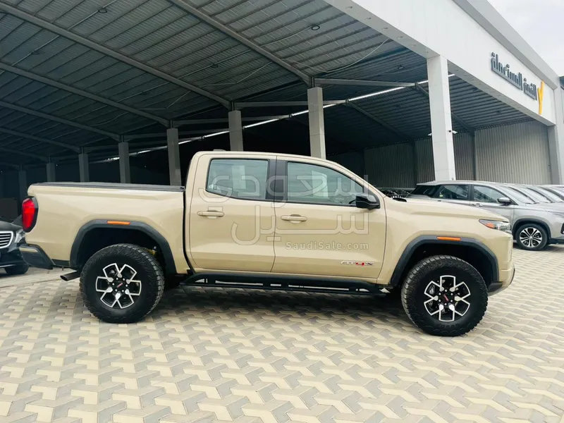 2024 GMC CANYON AT4