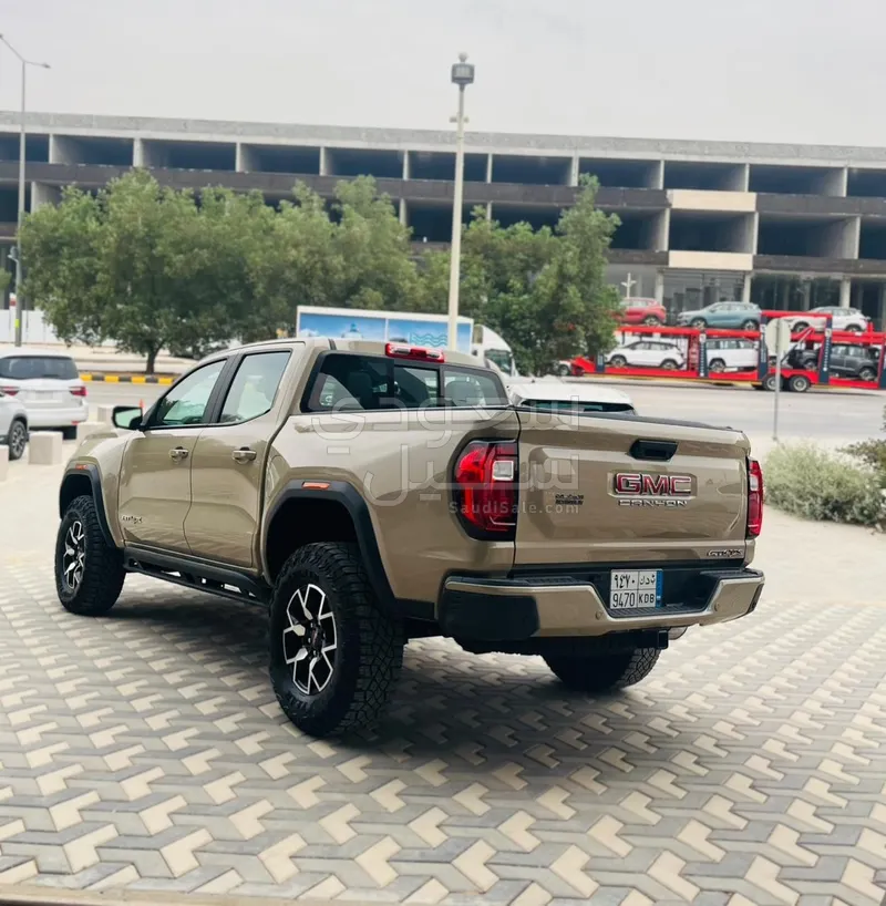 2024 GMC CANYON AT4