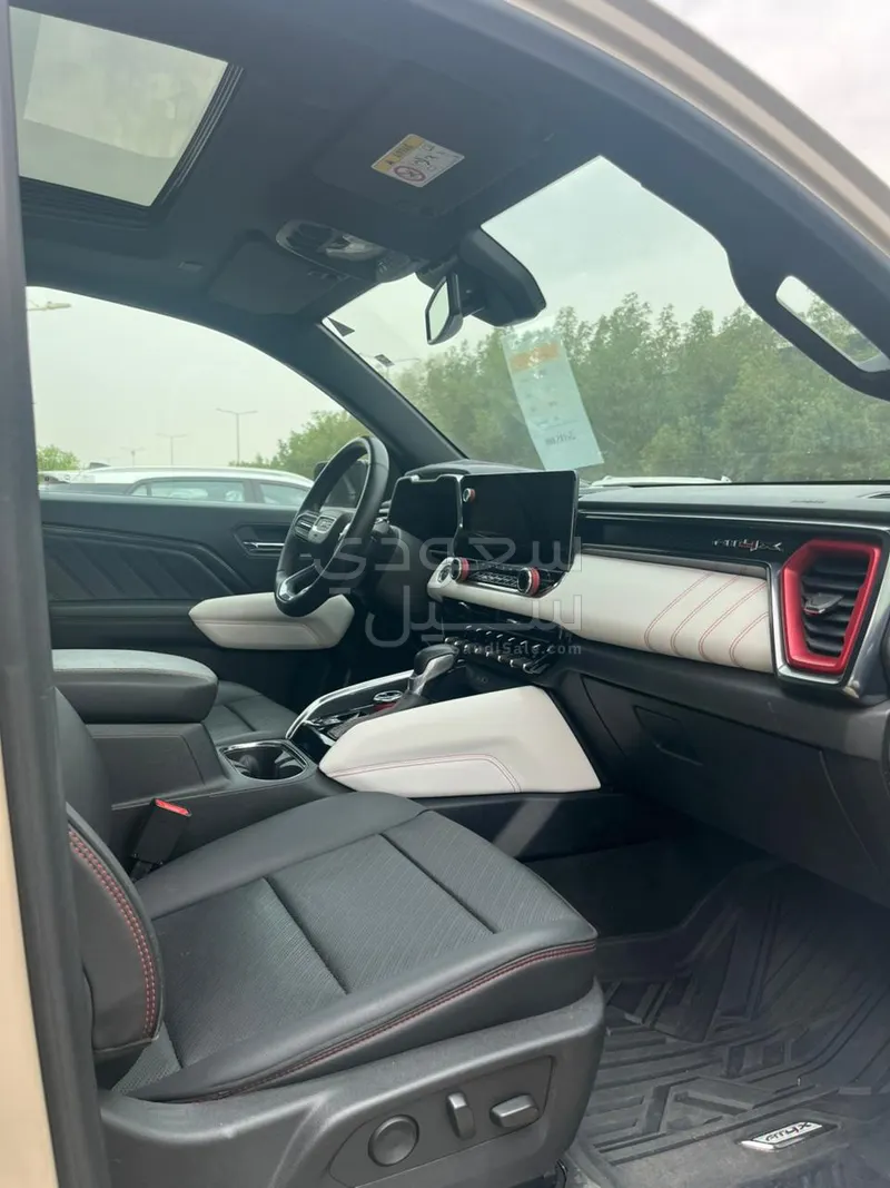 2024 GMC CANYON AT4