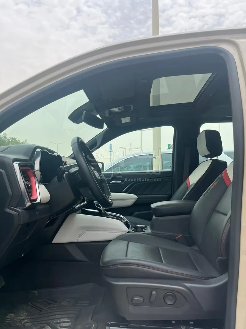 2024 GMC CANYON AT4
