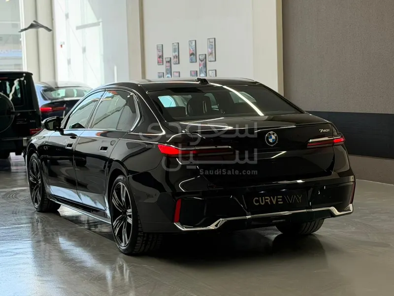 2026 BMW 7 Series 740i