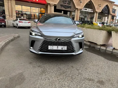 2023 لكزس أر إكس 350