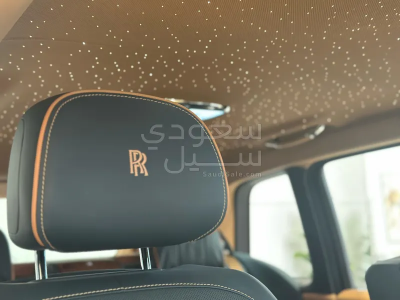 2023 رولز رويس كولينان سلفر بادج