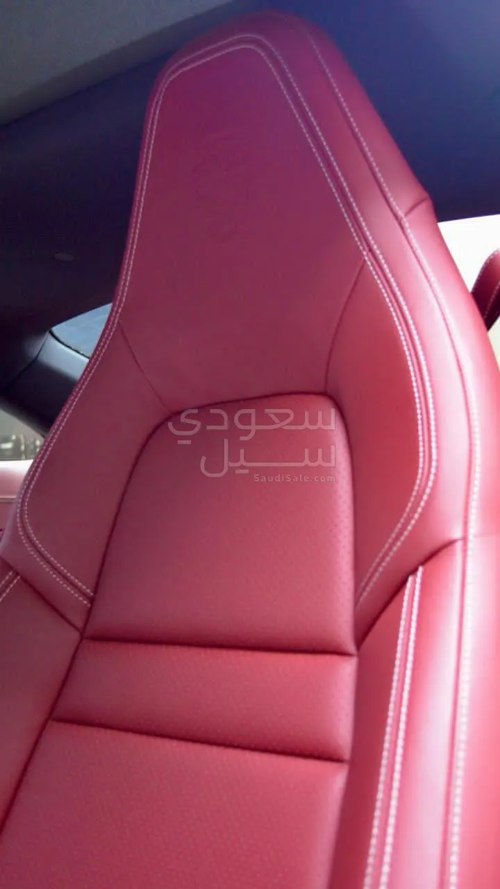 2025 بورش 911 كاريرا
