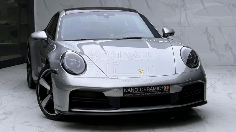 2025 بورش 911 كاريرا