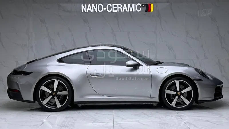 2025 بورش 911 كاريرا