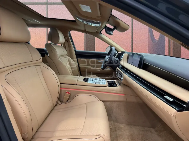 2025 Genesis G 90