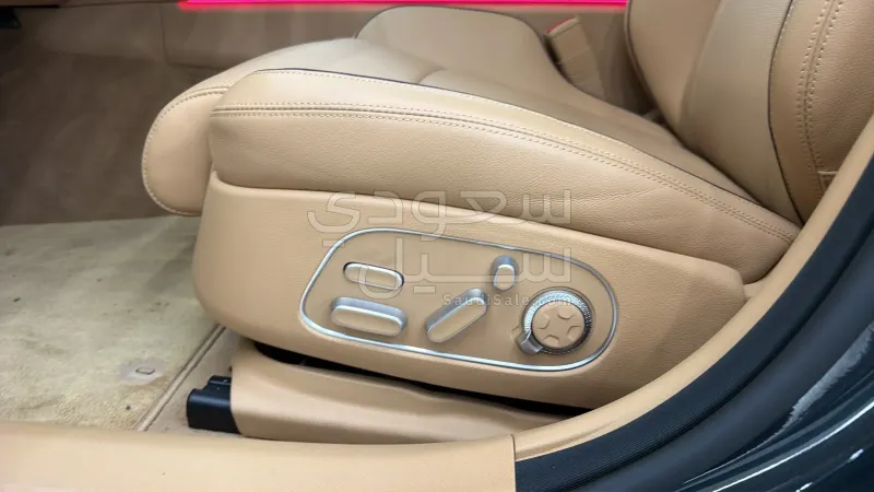 2025 Genesis G 90