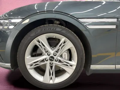 2025 Genesis G 90