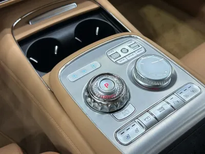 2025 Genesis G 90