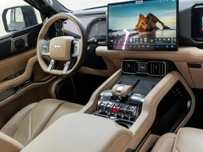 2025 بي واي دي ليوبارد 8