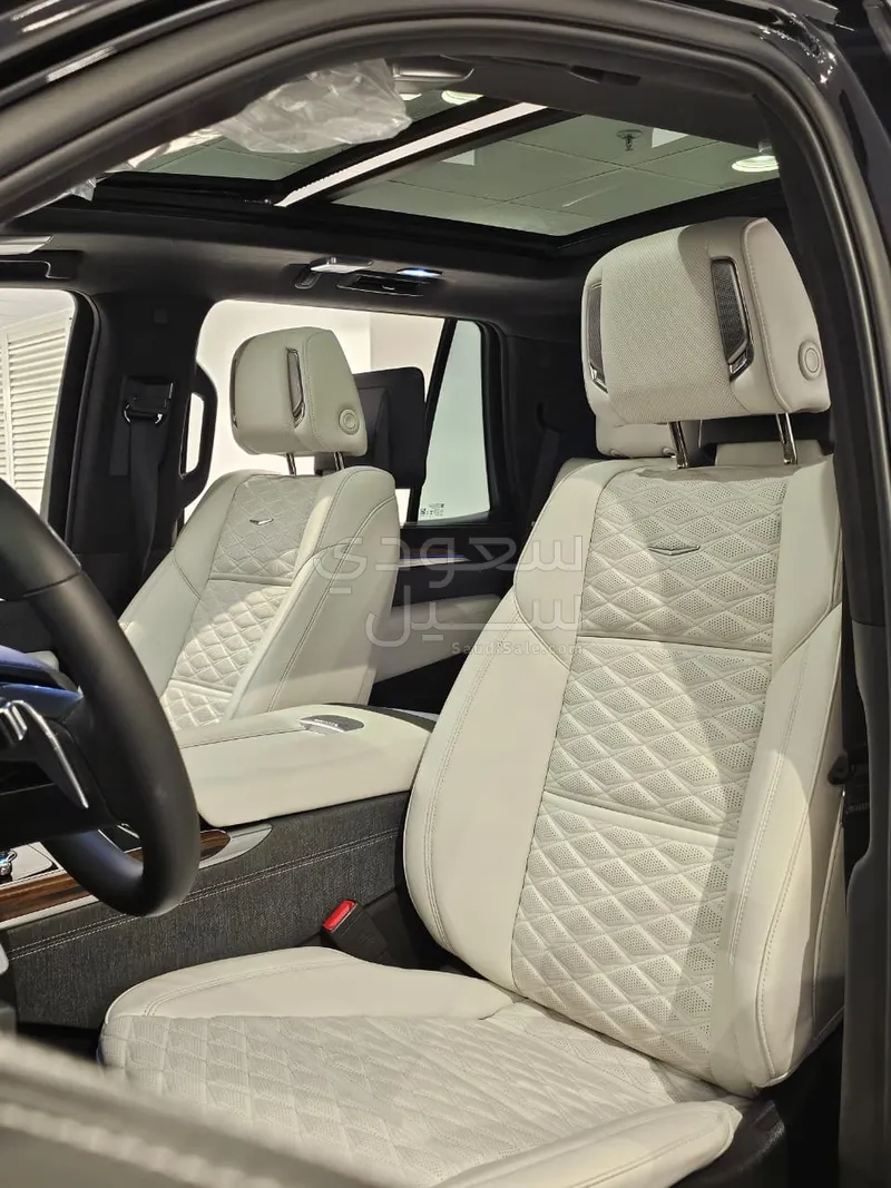 2025 Cadillac Escalade Platinum
