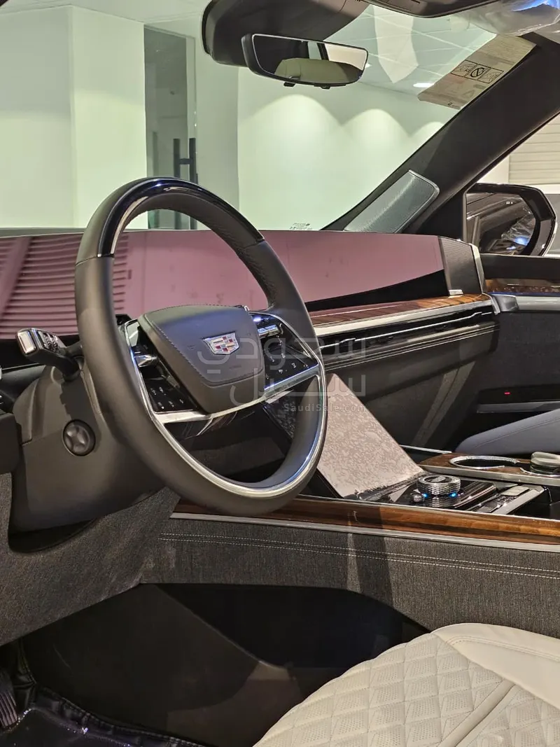 2025 Cadillac Escalade Platinum