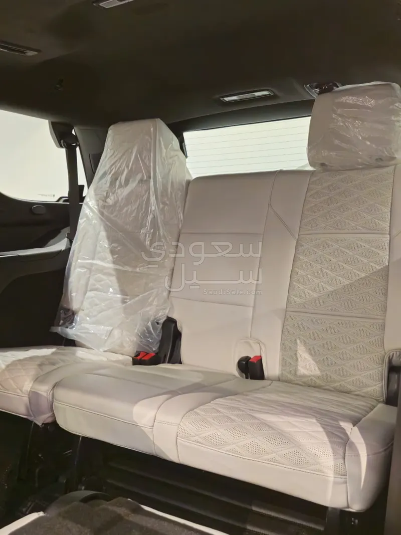 2025 Cadillac Escalade Platinum