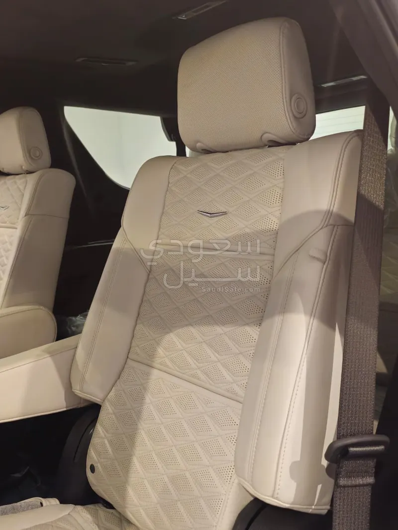 2025 Cadillac Escalade Platinum