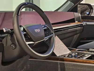 2025 Cadillac Escalade Platinum
