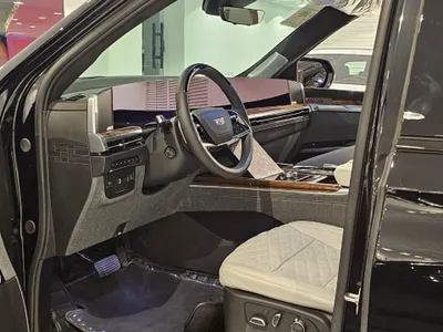 2025 Cadillac Escalade Platinum
