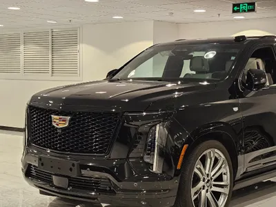 2025 Cadillac Escalade Platinum