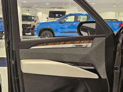2025 Cadillac Escalade Platinum