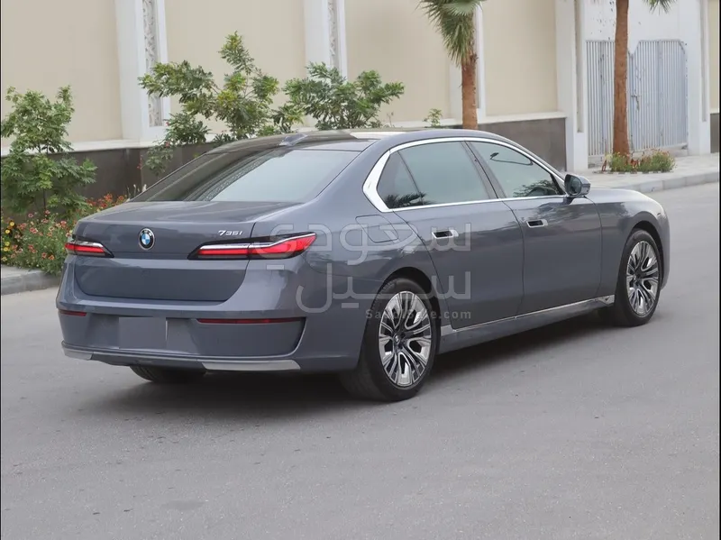 2023 BMW 7 Series 735Li