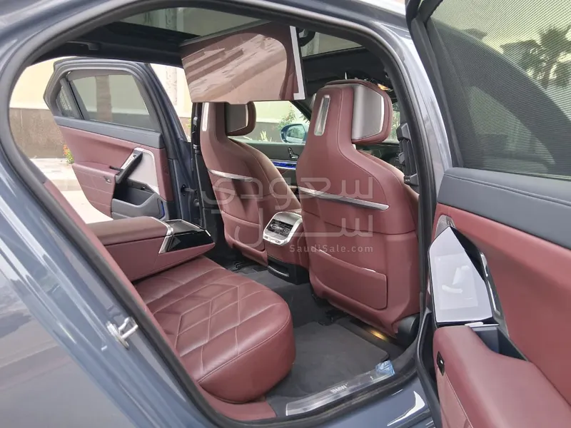 2023 BMW 7 Series 735Li