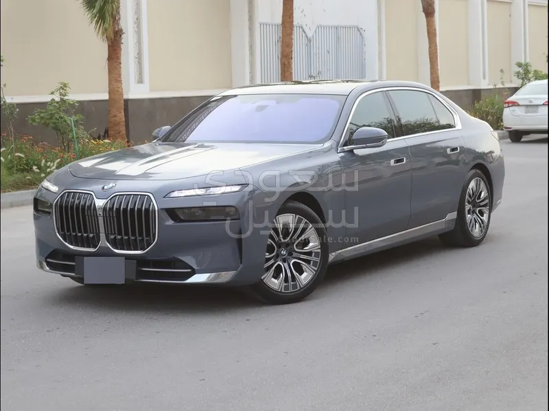 2023 BMW 7 Series 735Li